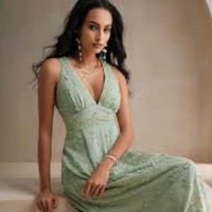Anewsta Women's Solid Color V-Neck Lace Jacquard Floral Embroidery Sleeveless Dress